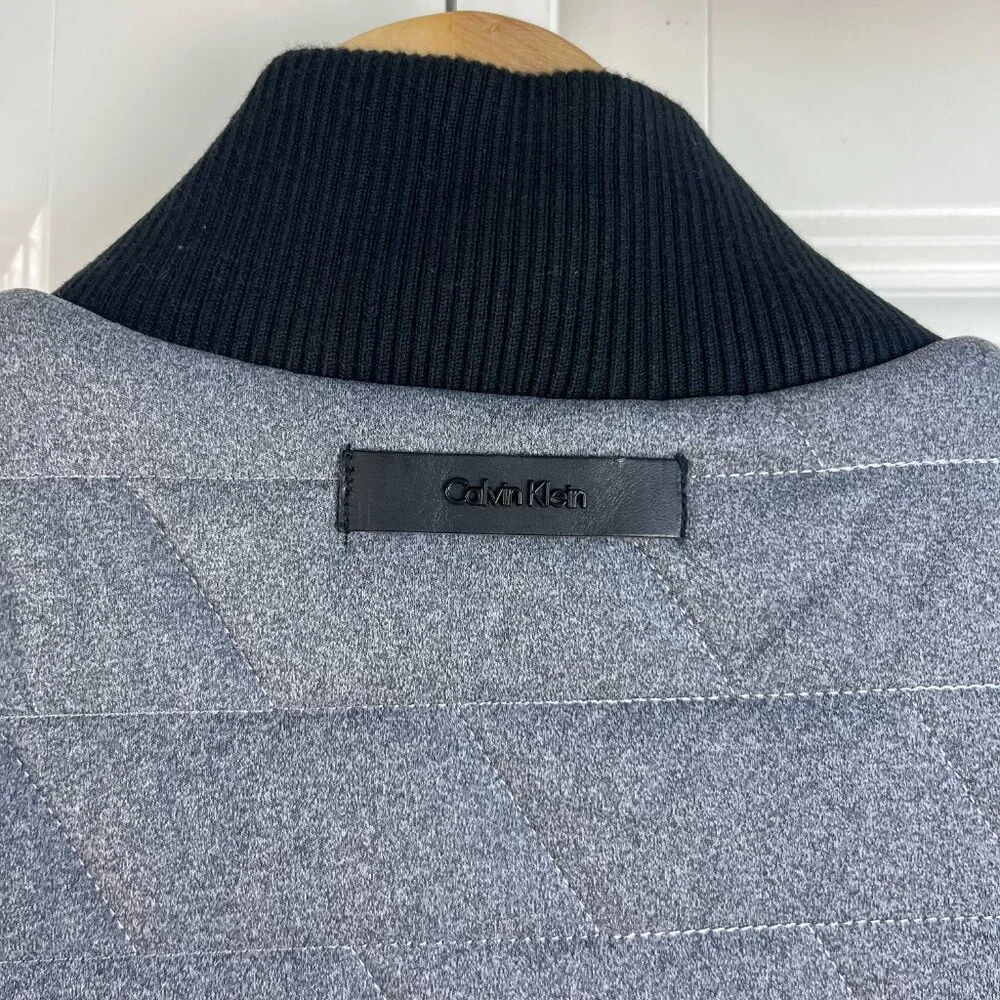 Calvin Klein Puffer Vest Men’s Medium Grey Full Zip Winter Outerwear Bomber - Picture 6 of 8